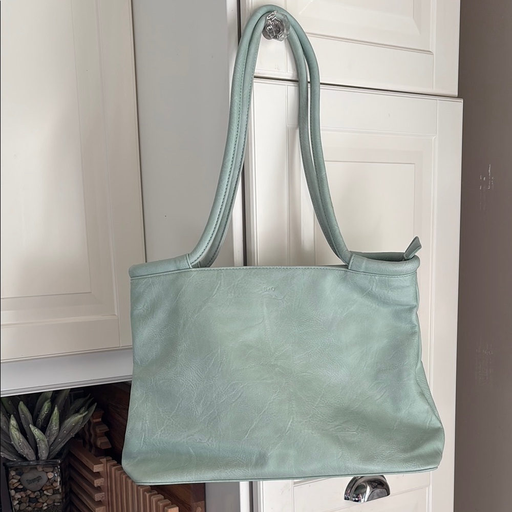 S•Q Chic Mint green vegan leather Shoulder Bag/Tote with Zip top. See note*